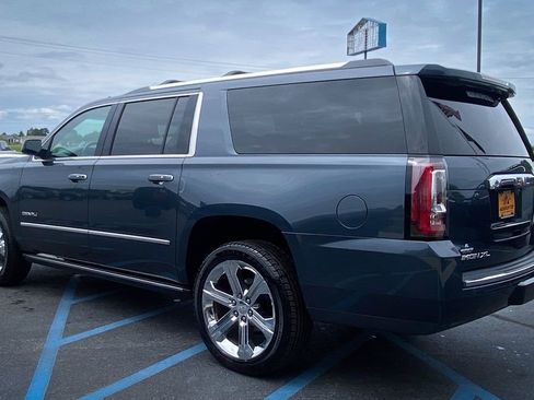 Used 2019 GMC Yukon XL Denali w/ Denali Ultimate Package AWD/4WD image 6