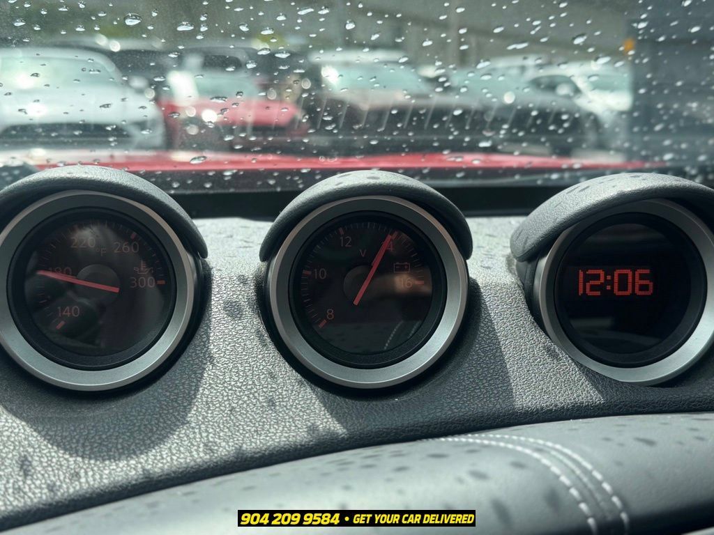 Used 2016 Nissan 370Z Coupe RWD image 21