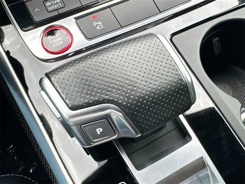 Used 2021 Audi SQ7 Premium Plus w/ Driver Assistance Package image 18