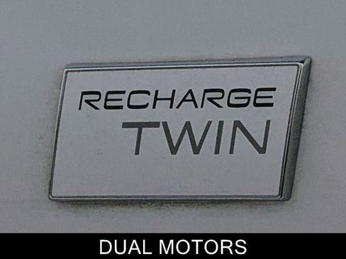 Used 2023 Volvo C40 Recharge Core image 11