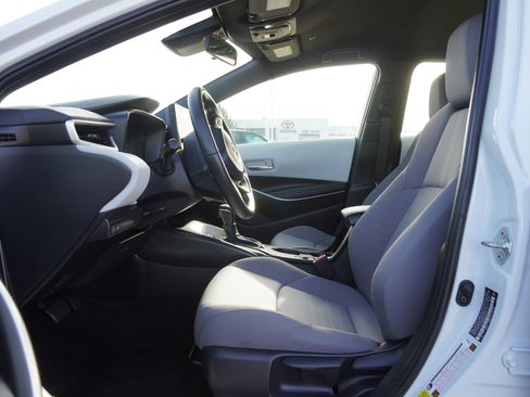 Certified 2024 Toyota Corolla SE image 17