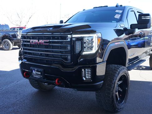 Used 2021 GMC Sierra 2500 AT4 w/ AT4 Premium Plus Package image 2