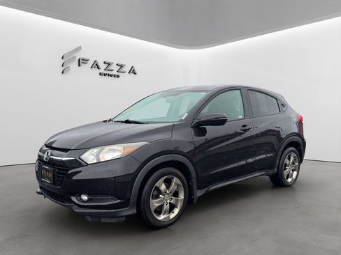 Used 2018 Honda HR-V EX image 1