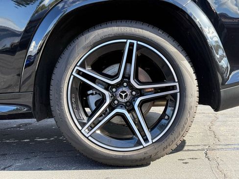 Used 2025 Mercedes-Benz GLS 450 4MATIC image 16