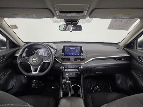 Used 2024 Nissan Altima 2.5 SV FWD image 27