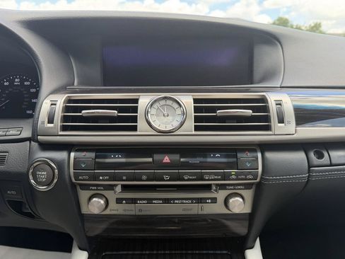 Used 2017 Lexus LS 460 w/ Comfort Package RWD image 14
