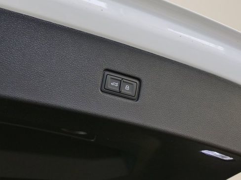 New 2026 Audi Q8 Premium Plus image 14