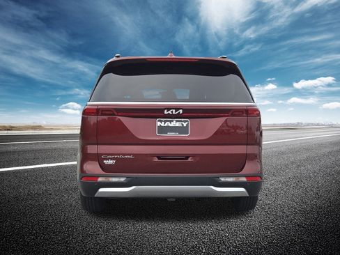 Used 2022 Kia Carnival SX image 19
