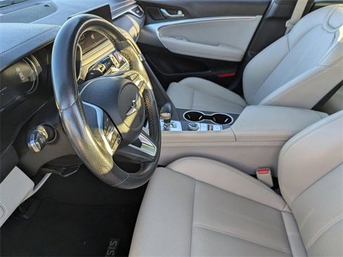 Used 2023 Genesis G70 2.0T image 22