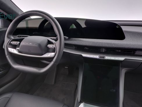 Used 2024 Lucid Air Touring AWD/4WD image 23
