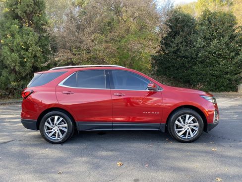 Used 2023 Chevrolet Equinox Premier image 10