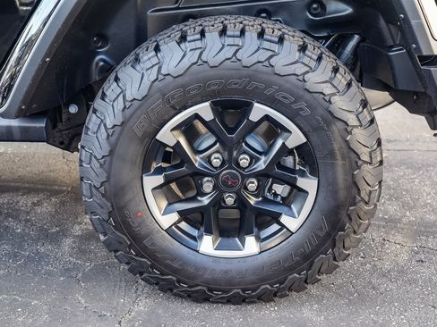 New 2025 Jeep Wrangler Rubicon image 10