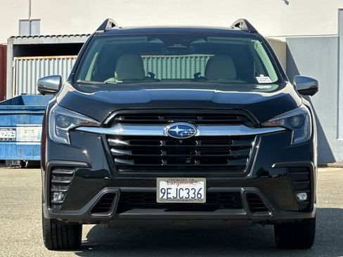Used 2023 Subaru Ascent Limited w/ Technology Package AWD/4WD image 9
