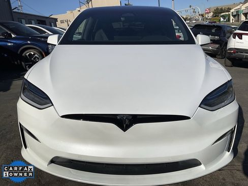 Used 2023 Tesla Model X image 2