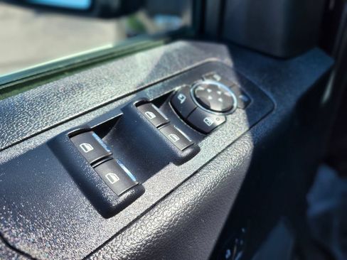 Used 2017 Ford F150 Platinum w/ Equipment Group 701A Luxury AWD/4WD image 15