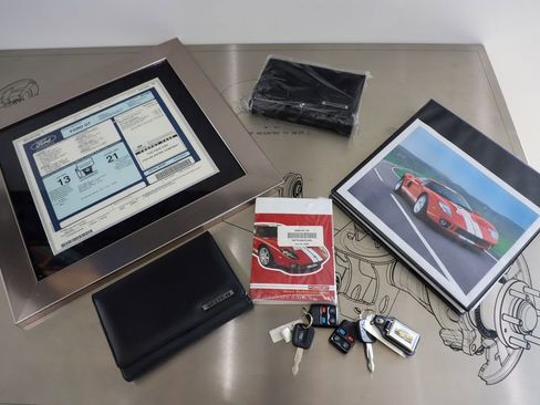Used 2006 Ford GT RWD image 87