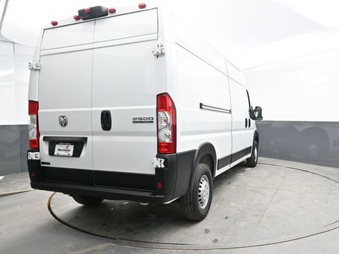 Used 2025 RAM ProMaster 2500 w/ Convenience Group image 6