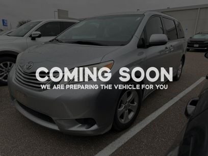 Used 2017 Toyota Sienna LE