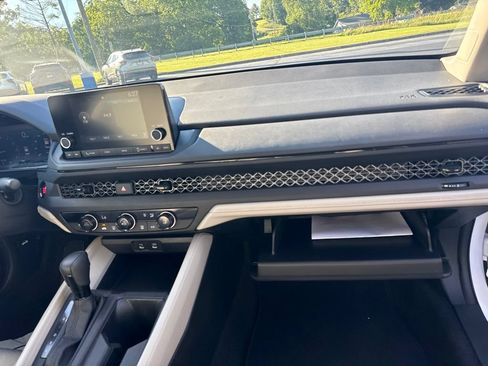 Used 2024 Honda Accord LX image 38