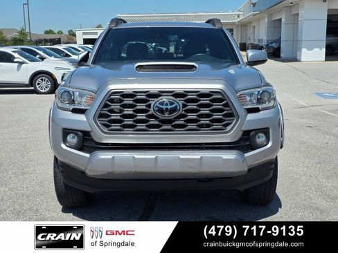 Used 2021 Toyota Tacoma TRD Sport w/ Technology Package RWD image 2
