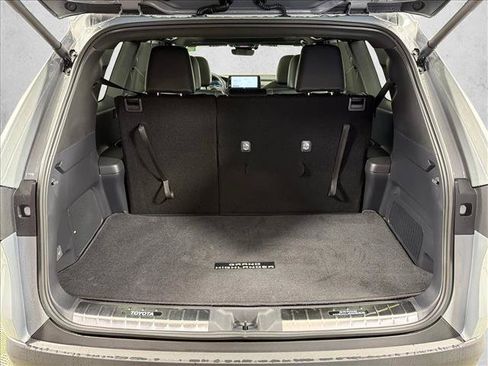 Used 2026 Toyota Grand Highlander AWD Hybrid image 19
