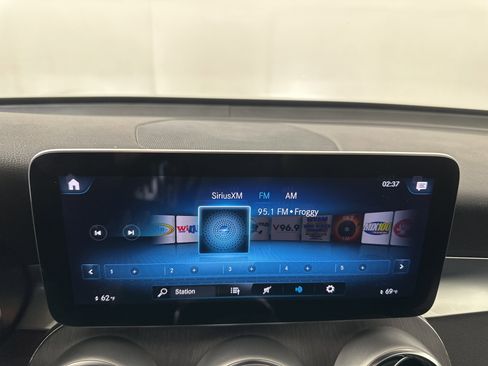 Used 2022 Mercedes-Benz GLC 300 4MATIC image 15