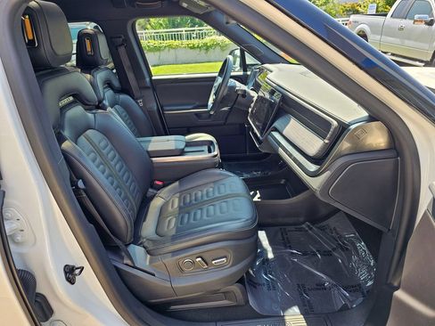 Used 2025 Rivian R1S Adventure AWD/4WD image 11