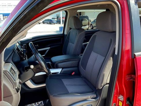 Used 2023 Nissan Titan SV w/ SV Convenience Package image 27