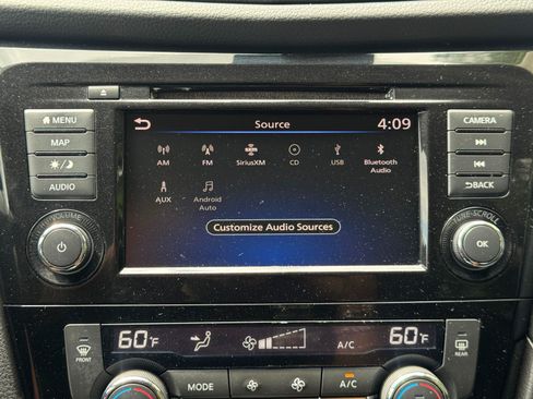 Used 2018 Nissan Rogue SL w/ Premium Package FWD image 27