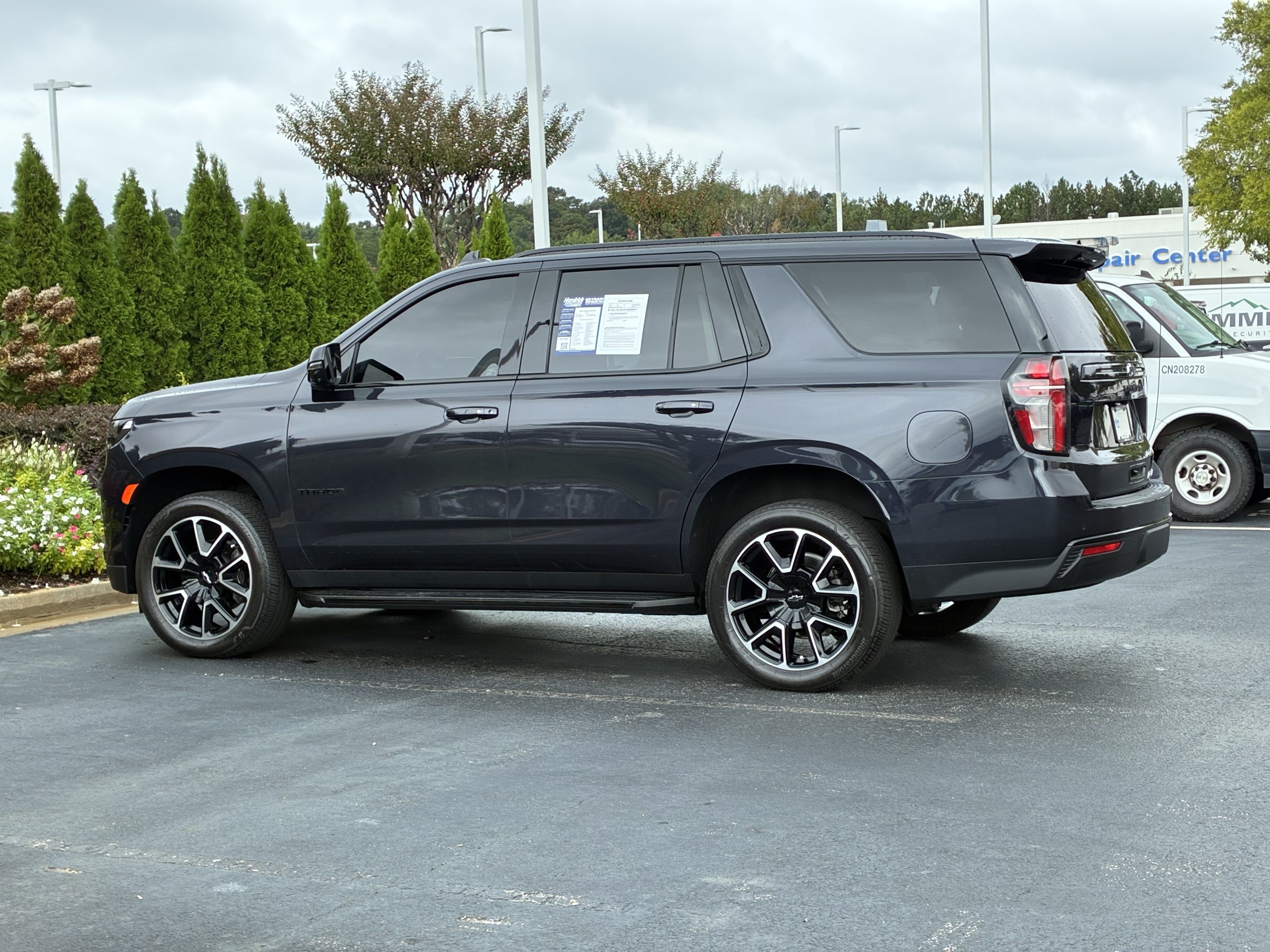 Used 2024 Chevrolet Tahoe RST w/ Luxury Package RWD image 9