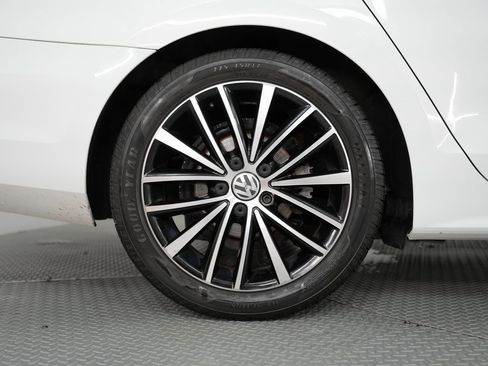 Used 2016 Volkswagen Jetta Sport image 58