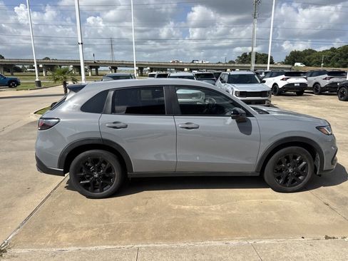 Used 2024 Honda HR-V Sport image 9