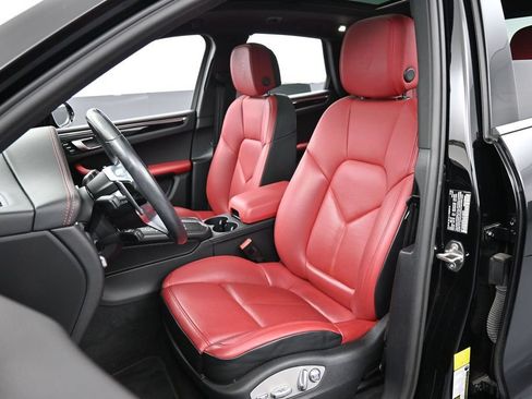 Certified 2020 Porsche Macan AWD/4WD image 5