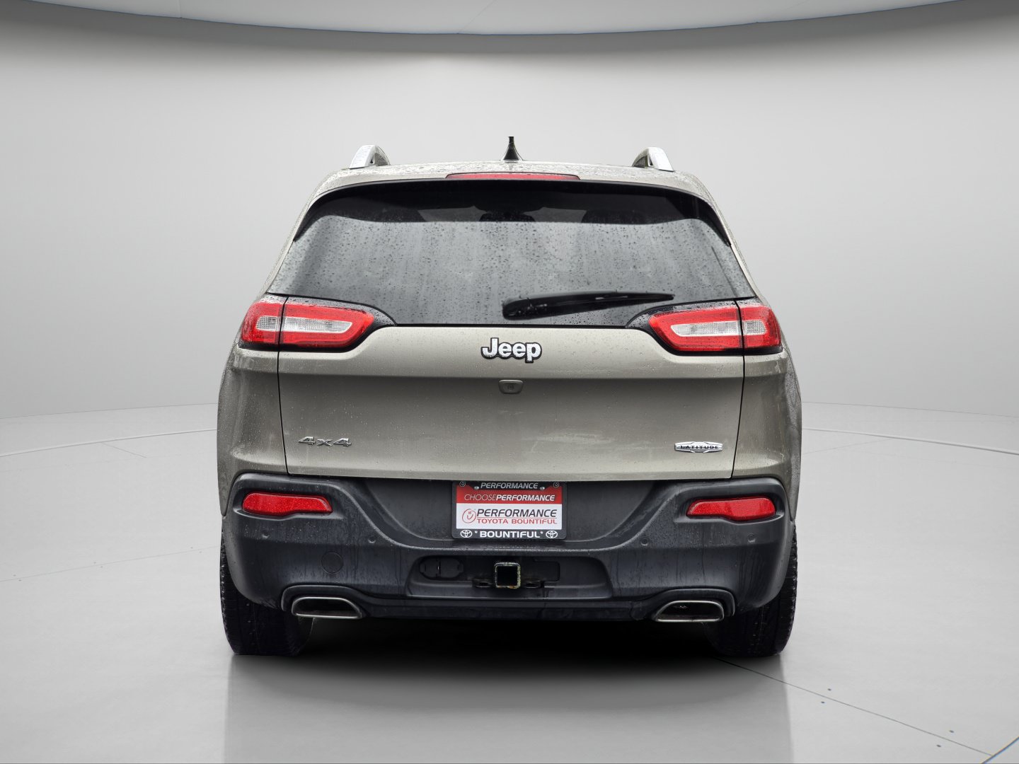 Used 2018 Jeep Cherokee Latitude Plus w/ Cold Weather Group AWD/4WD image 23