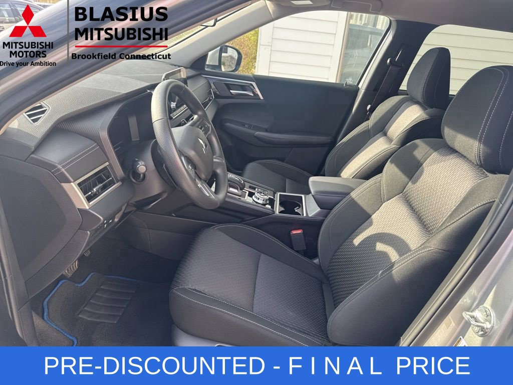 Used 2025 Mitsubishi Outlander ES AWD/4WD image 26
