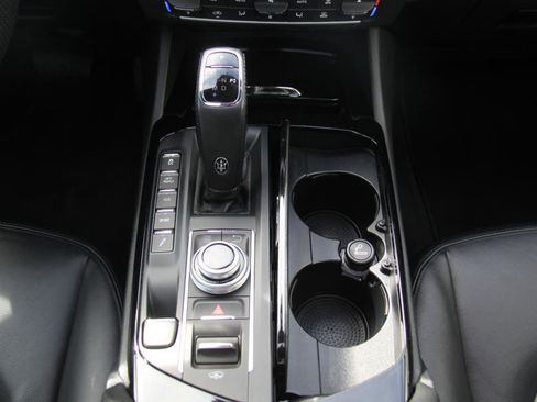 Used 2020 Maserati Levante S image 17