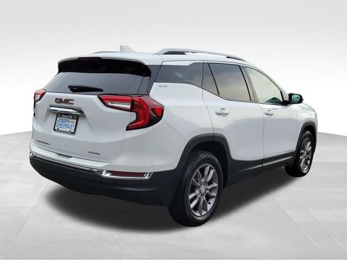Used 2024 GMC Terrain SLT AWD/4WD image 4