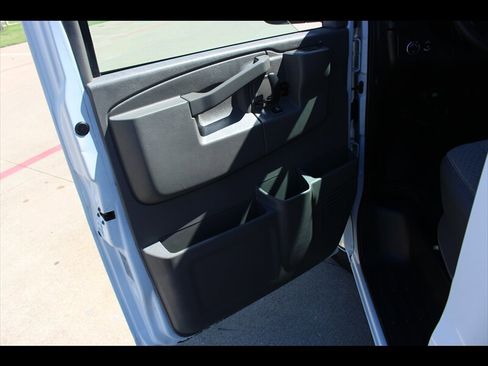 Used 2020 Chevrolet Express 2500 LT w/ LT Preferred Equipment Group image 19