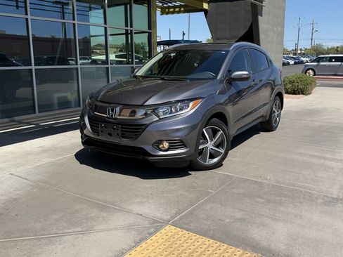 Used 2022 Honda HR-V EX image 2