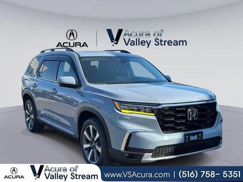 Used 2023 Honda Pilot Touring image 1