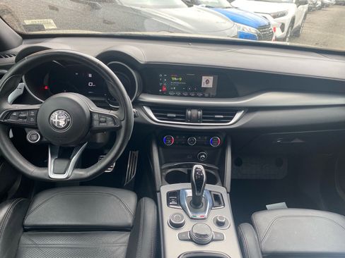 Used 2024 Alfa Romeo Stelvio Veloce AWD/4WD image 9