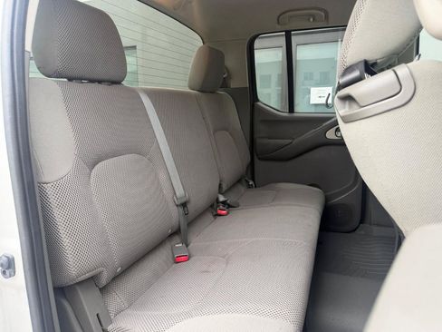 Used 2011 Nissan Frontier SV RWD image 15