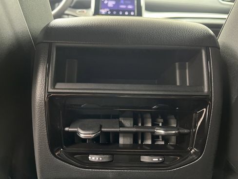 New 2025 Jeep Grand Cherokee Altitude image 23