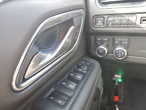 Used 2024 GMC Yukon SLT image 22