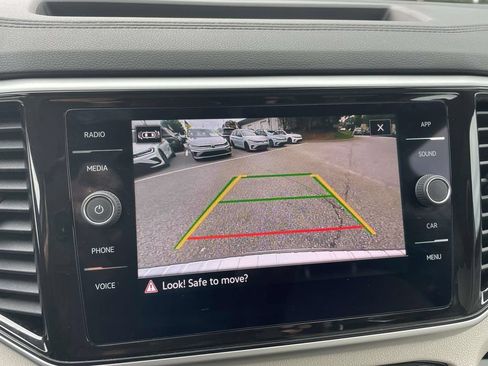 Certified 2022 Volkswagen Atlas SE FWD image 24