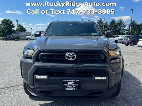 Used 2025 Toyota 4Runner SR5 AWD/4WD image 2