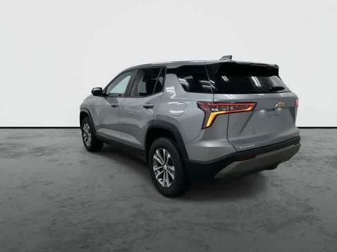 Used 2026 Chevrolet Equinox LT FWD image 2