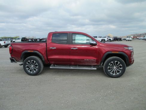 New 2026 GMC Canyon Denali image 3