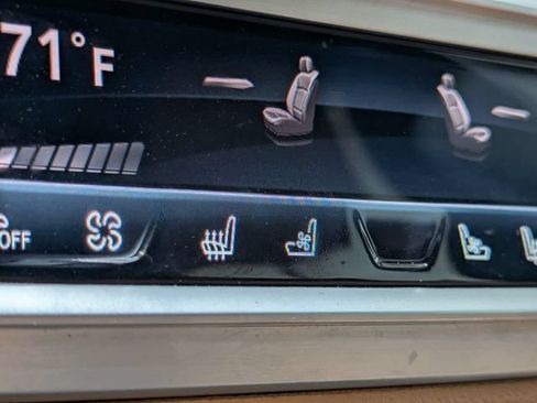 Used 2021 BMW 750i xDrive w/ Luxury Rear Seating Package AWD/4WD image 18