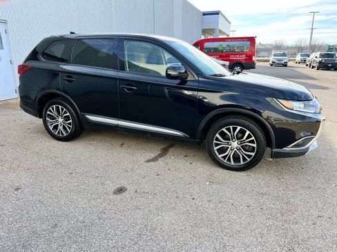 Used 2018 Mitsubishi Outlander SE image 7